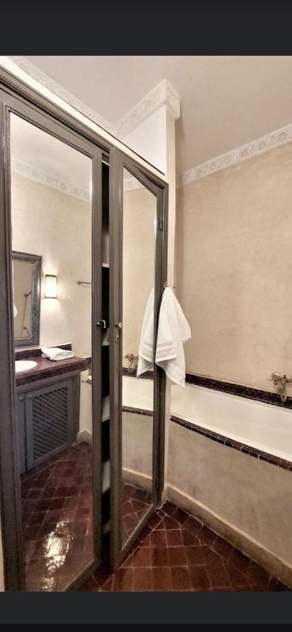 Riad Privatise Jusqu A 5 Personnes A 5 Minutes Place Jemma El Fna Loue Avec Menage Et Petit Dejeuner Compris Marrakesh Exterior photo